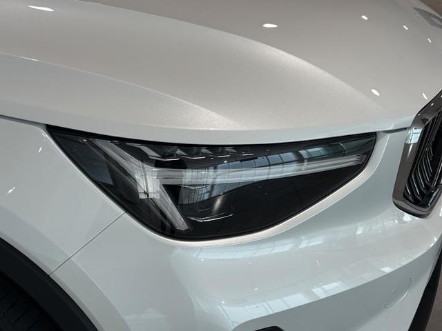 XC40 認定中古車Selekt 保証付 Google搭載 電動シート シートヒーター 電動バックドア 360度カメラ アルミホイール オレフォスシフトノブ LEDライト ハーマンカードン(14枚目)