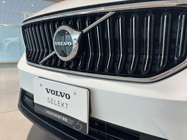 XC40 認定中古車Selekt 保証付 Google搭載 電動シート シートヒーター 電動バックドア 360度カメラ アルミホイール オレフォスシフトノブ LEDライト ハーマンカードン(19枚目)