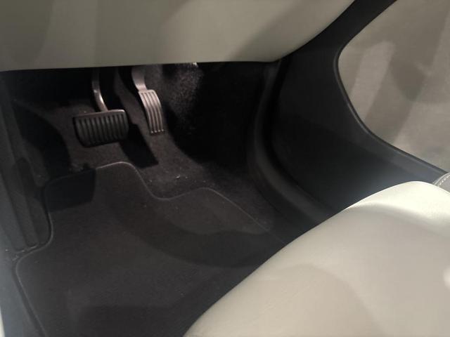 XC40 認定中古車Selekt 保証付 Google搭載 電動シート シートヒーター 電動バックドア 360度カメラ アルミホイール オレフォスシフトノブ LEDライト ハーマンカードン(24枚目)