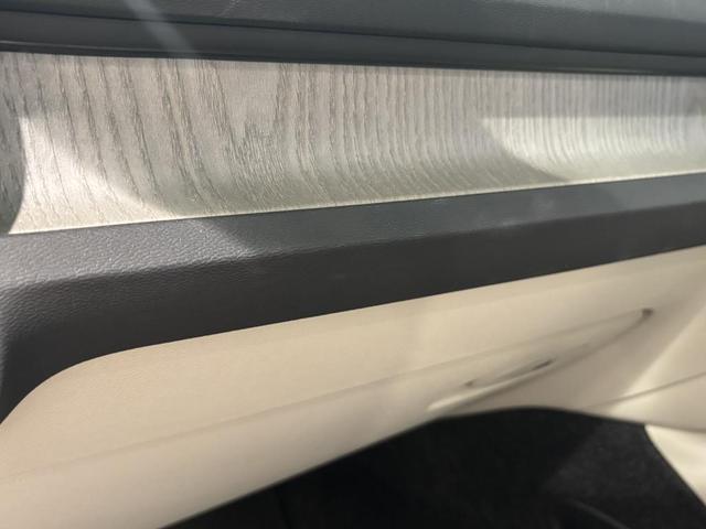 XC40 認定中古車Selekt 保証付 Google搭載 電動シート シートヒーター 電動バックドア 360度カメラ アルミホイール オレフォスシフトノブ LEDライト ハーマンカードン(34枚目)