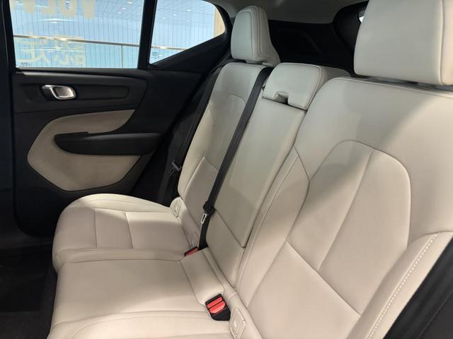XC40 認定中古車Selekt 保証付 Google搭載 電動シート シートヒーター 電動バックドア 360度カメラ アルミホイール オレフォスシフトノブ LEDライト ハーマンカードン(35枚目)
