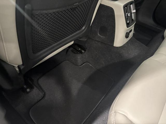 XC40 認定中古車Selekt 保証付 Google搭載 電動シート シートヒーター 電動バックドア 360度カメラ アルミホイール オレフォスシフトノブ LEDライト ハーマンカードン(36枚目)