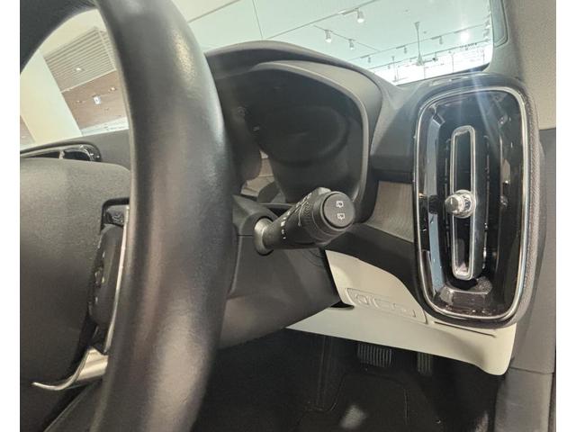 XC40 認定中古車Selekt 保証付 Google搭載 電動シート シートヒーター 電動バックドア 360度カメラ アルミホイール オレフォスシフトノブ LEDライト ハーマンカードン(38枚目)