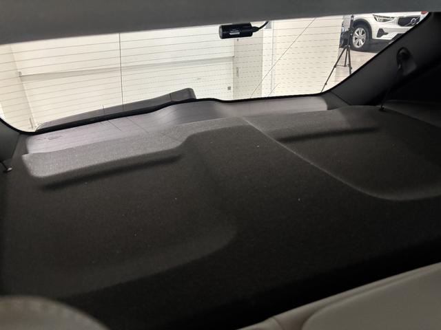 XC40 認定中古車Selekt 保証付 Google搭載 電動シート シートヒーター 電動バックドア 360度カメラ アルミホイール オレフォスシフトノブ LEDライト ハーマンカードン(54枚目)