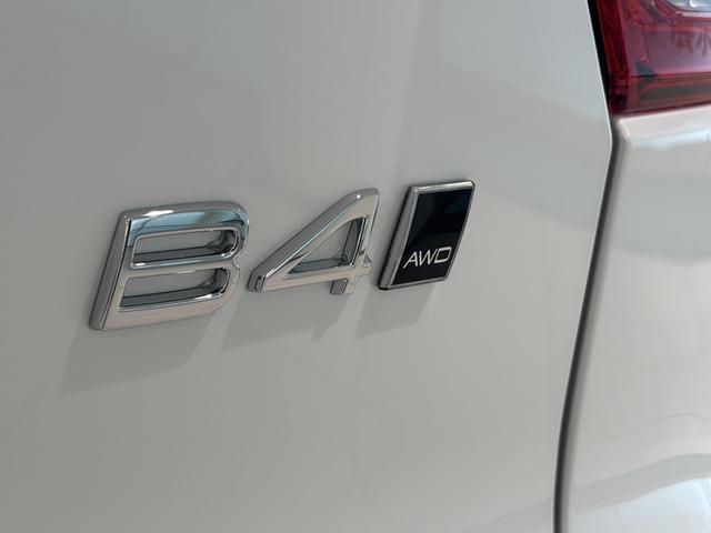 XC40 認定中古車Selekt 保証付 Google搭載 電動シート シートヒーター 電動バックドア 360度カメラ アルミホイール オレフォスシフトノブ LEDライト ハーマンカードン(57枚目)
