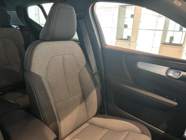 XC40 プラス B3 認定中古車Selekt 保証付 Google搭載 電動シート 電動バックドア 360度カメラ アルミホイール(16枚目)