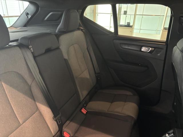 XC40 プラス B3 認定中古車Selekt 保証付 Google搭載 電動シート 電動バックドア 360度カメラ アルミホイール(20枚目)