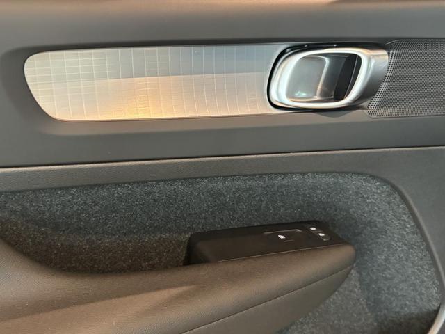 XC40 プラス B3 認定中古車Selekt 保証付 Google搭載 電動シート 電動バックドア 360度カメラ アルミホイール(22枚目)