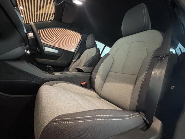 XC40 プラス B3 認定中古車Selekt 保証付 Google搭載 電動シート 電動バックドア 360度カメラ アルミホイール(24枚目)