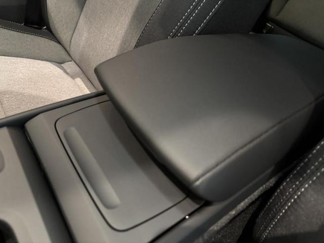 XC40 プラス B3 認定中古車Selekt 保証付 Google搭載 電動シート 電動バックドア 360度カメラ アルミホイール(29枚目)