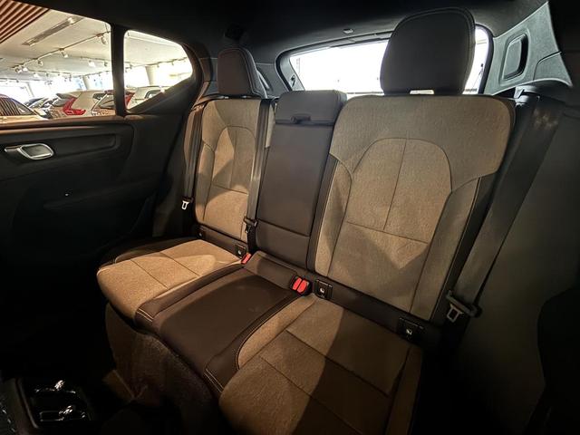 XC40 プラス B3 認定中古車Selekt 保証付 Google搭載 電動シート 電動バックドア 360度カメラ アルミホイール(31枚目)