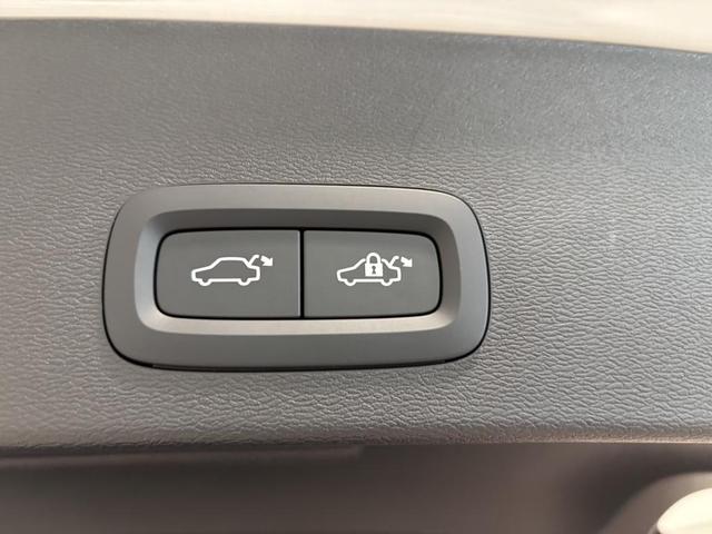 XC40 プラス B3 認定中古車Selekt 保証付 Google搭載 電動シート 電動バックドア 360度カメラ アルミホイール(34枚目)