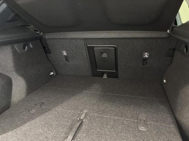 XC40 プラス B3 認定中古車Selekt 保証付 Google搭載 電動シート 電動バックドア 360度カメラ アルミホイール(35枚目)