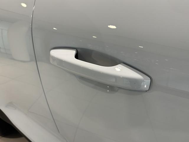 XC40 プラス B3 認定中古車Selekt 保証付 Google搭載 電動シート 電動バックドア 360度カメラ アルミホイール(49枚目)