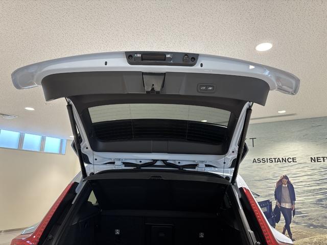 XC40 プラス B3 認定中古車Selekt 保証付 Google搭載 電動シート 電動バックドア 360度カメラ アルミホイール(53枚目)