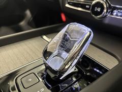 オレフォス社製クリスタルガラスのシフトレバー：オレフォス（Ｏｒｒｅｆｏｒｓ）は１８９８年からガラス生産を始めたスウェーデンを代表するクリスタルブランド。職人の手作業によってひとつひとつ造られます。 5