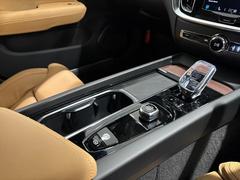 ��Ǽ�����ˡ�Ź�ޤ�ʻ�ߤ��줿��������ˤ�����������Ԥ��ޤ����ܥ�ܼ֤���Τ����ƥ��˥���󤬡��ǥ����顼�ʤ�ǤϤΰ¿��������פ��ޤ��� 7