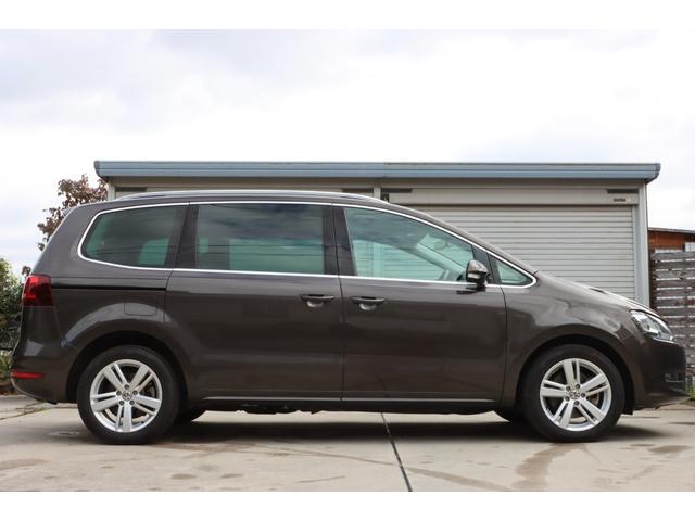 シャラン ＴＳＩ　ハイライン　Ｈレザーシート（ヒーター付）／両側パワスラ／Ｐバックドア／クルコン／ナビ／フルセグＴＶ／Ｂｌｕｅｔｏｏｔｈ対応／ＵＳＢ接続可／ＤＶＤ／ＣＤ再生可／ＥＴＣ／Ｐシート／パドルシフト／スマートキー２本（16枚目）