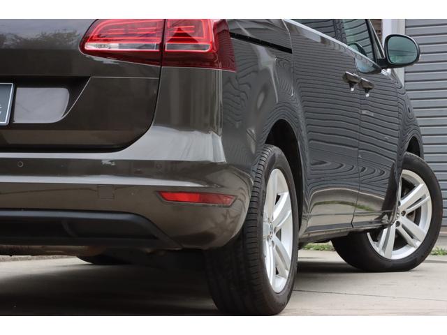 シャラン ＴＳＩ　ハイライン　Ｈレザーシート（ヒーター付）／両側パワスラ／Ｐバックドア／クルコン／ナビ／フルセグＴＶ／Ｂｌｕｅｔｏｏｔｈ対応／ＵＳＢ接続可／ＤＶＤ／ＣＤ再生可／ＥＴＣ／Ｐシート／パドルシフト／スマートキー２本（23枚目）