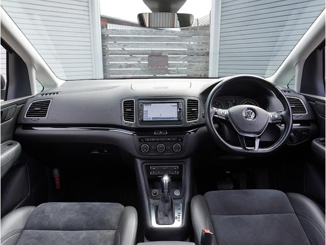 シャラン ＴＳＩ　ハイライン　Ｈレザーシート（ヒーター付）／両側パワスラ／Ｐバックドア／クルコン／ナビ／フルセグＴＶ／Ｂｌｕｅｔｏｏｔｈ対応／ＵＳＢ接続可／ＤＶＤ／ＣＤ再生可／ＥＴＣ／Ｐシート／パドルシフト／スマートキー２本（33枚目）