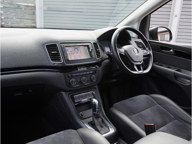 シャラン ＴＳＩ　ハイライン　Ｈレザーシート（ヒーター付）／両側パワスラ／Ｐバックドア／クルコン／ナビ／フルセグＴＶ／Ｂｌｕｅｔｏｏｔｈ対応／ＵＳＢ接続可／ＤＶＤ／ＣＤ再生可／ＥＴＣ／Ｐシート／パドルシフト／スマートキー２本（34枚目）