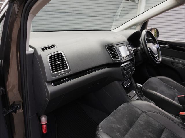 シャラン ＴＳＩ　ハイライン　Ｈレザーシート（ヒーター付）／両側パワスラ／Ｐバックドア／クルコン／ナビ／フルセグＴＶ／Ｂｌｕｅｔｏｏｔｈ対応／ＵＳＢ接続可／ＤＶＤ／ＣＤ再生可／ＥＴＣ／Ｐシート／パドルシフト／スマートキー２本（63枚目）