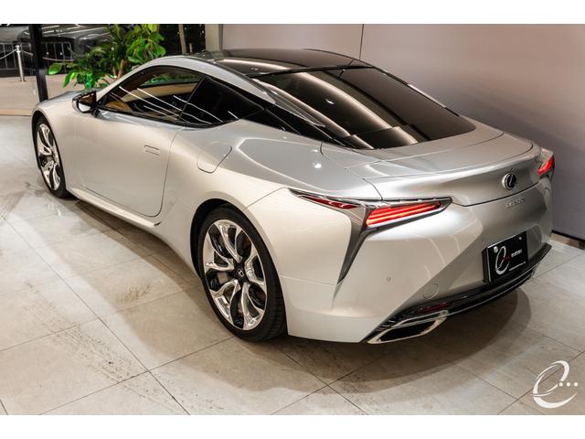 ＬＣ ＬＣ５００ｈ　Ｓパッケージ　マークレビンソン　カーボンルーフ　シートエアコン　ステアリングヒーター　カーボンスカッフプレート　３眼フルＬＥＤヘッドライト　ポリッシュホイール（9枚目）