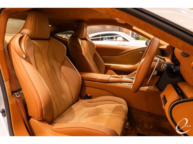 ＬＣ ＬＣ５００ｈ　Ｓパッケージ　マークレビンソン　カーボンルーフ　シートエアコン　ステアリングヒーター　カーボンスカッフプレート　３眼フルＬＥＤヘッドライト　ポリッシュホイール（19枚目）