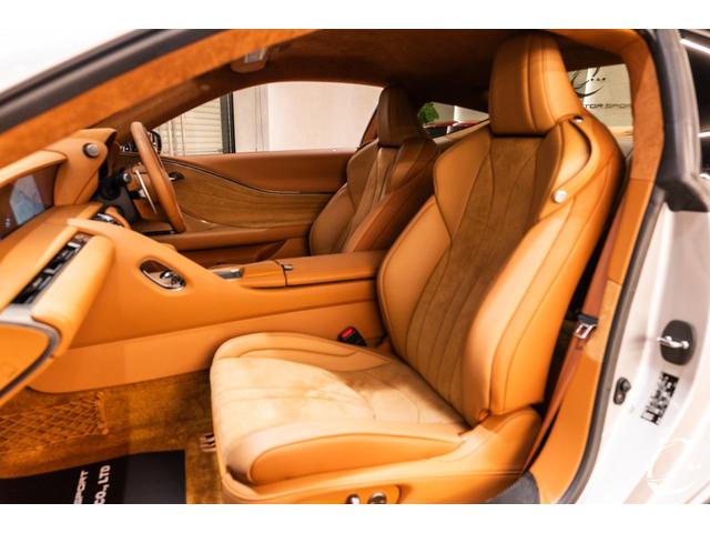 ＬＣ ＬＣ５００ｈ　Ｓパッケージ　マークレビンソン　カーボンルーフ　シートエアコン　ステアリングヒーター　カーボンスカッフプレート　３眼フルＬＥＤヘッドライト　ポリッシュホイール（20枚目）
