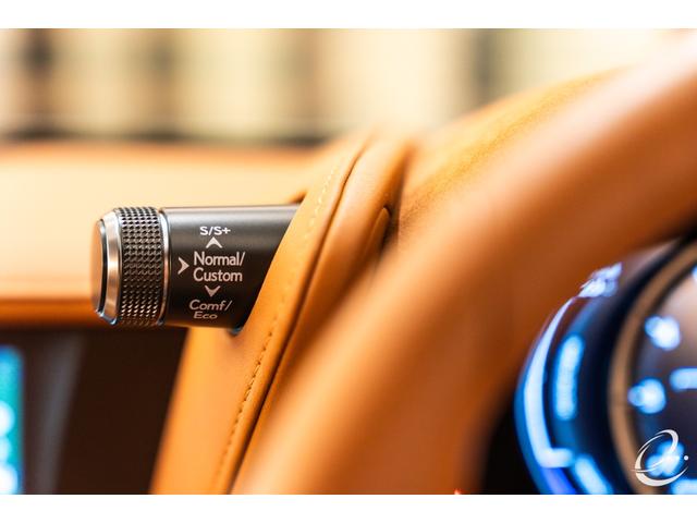 ＬＣ ＬＣ５００ｈ　Ｓパッケージ　マークレビンソン　カーボンルーフ　シートエアコン　ステアリングヒーター　カーボンスカッフプレート　３眼フルＬＥＤヘッドライト　ポリッシュホイール（30枚目）