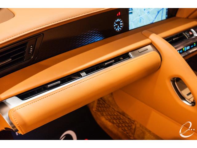 ＬＣ ＬＣ５００ｈ　Ｓパッケージ　マークレビンソン　カーボンルーフ　シートエアコン　ステアリングヒーター　カーボンスカッフプレート　３眼フルＬＥＤヘッドライト　ポリッシュホイール（42枚目）