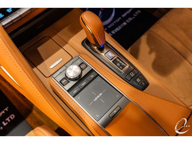 ＬＣ ＬＣ５００ｈ　Ｓパッケージ　マークレビンソン　カーボンルーフ　シートエアコン　ステアリングヒーター　カーボンスカッフプレート　３眼フルＬＥＤヘッドライト　ポリッシュホイール（45枚目）