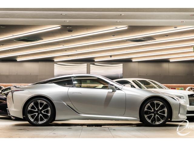 ＬＣ ＬＣ５００ｈ　Ｓパッケージ　マークレビンソン　カーボンルーフ　シートエアコン　ステアリングヒーター　カーボンスカッフプレート　３眼フルＬＥＤヘッドライト　ポリッシュホイール（56枚目）