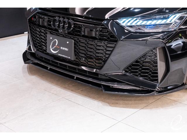 ＲＳ６アバント ベースグレード　エアサスペンション装着車　左Ｈ　ＡＫＲＡＰＯＶＩＣチタンマフラー　カーボンスタイリングＰＫＧ　パノラマサンルーフ　デコラティブパネルカーボンツイル　ＭＡＸＴＯＮｄｅｓｉｇｎフルエアロ（12枚目）