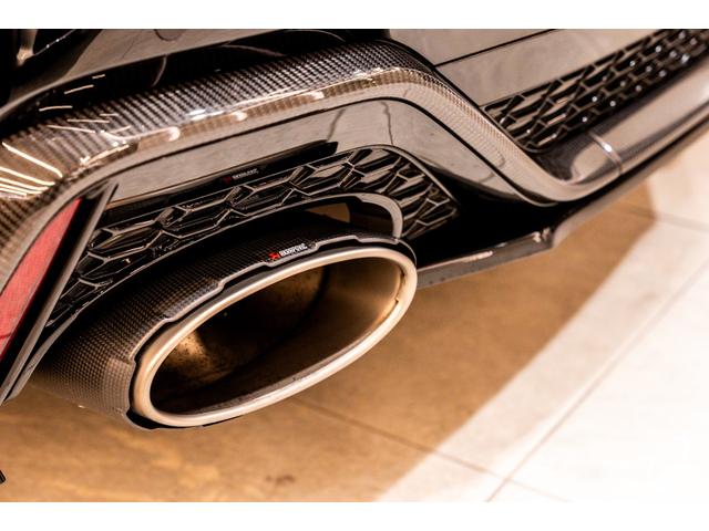 ＲＳ６アバント ベースグレード　エアサスペンション装着車　左Ｈ　ＡＫＲＡＰＯＶＩＣチタンマフラー　カーボンスタイリングＰＫＧ　パノラマサンルーフ　デコラティブパネルカーボンツイル　ＭＡＸＴＯＮｄｅｓｉｇｎフルエアロ（16枚目）