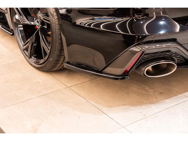ＲＳ６アバント ベースグレード　エアサスペンション装着車　左Ｈ　ＡＫＲＡＰＯＶＩＣチタンマフラー　カーボンスタイリングＰＫＧ　パノラマサンルーフ　デコラティブパネルカーボンツイル　ＭＡＸＴＯＮｄｅｓｉｇｎフルエアロ（22枚目）