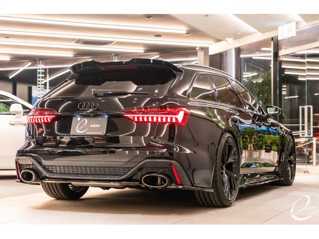 ＲＳ６アバント ベースグレード　エアサスペンション装着車　左Ｈ　ＡＫＲＡＰＯＶＩＣチタンマフラー　カーボンスタイリングＰＫＧ　パノラマサンルーフ　デコラティブパネルカーボンツイル　ＭＡＸＴＯＮｄｅｓｉｇｎフルエアロ（61枚目）
