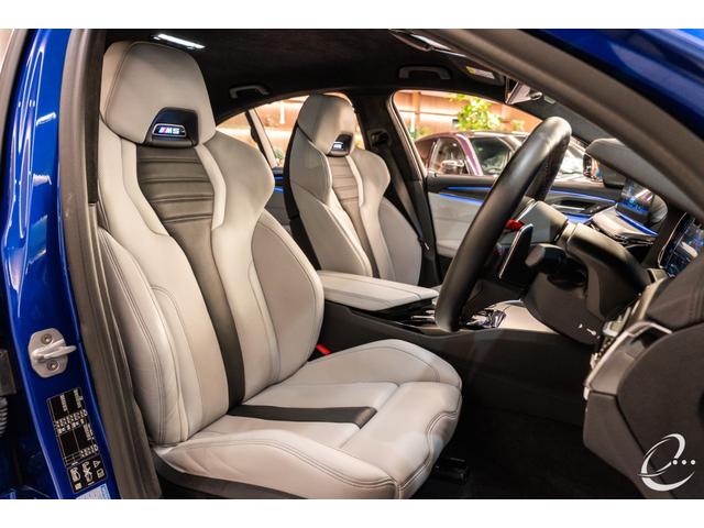 M5 M5 Mperformanceカーボンフロントスプリッター・カーボンキドニーグリル・カーボンリヤトランクスポイラー・カーボンミラーカバー・カーボンリヤディフューザー コンフォートP ダークカーボントリム(27枚目)