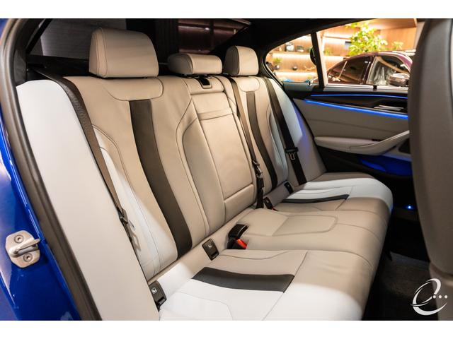 M5 M5 Mperformanceカーボンフロントスプリッター・カーボンキドニーグリル・カーボンリヤトランクスポイラー・カーボンミラーカバー・カーボンリヤディフューザー コンフォートP ダークカーボントリム(29枚目)