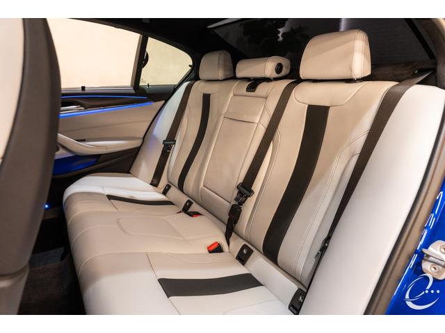 M5 M5 Mperformanceカーボンフロントスプリッター・カーボンキドニーグリル・カーボンリヤトランクスポイラー・カーボンミラーカバー・カーボンリヤディフューザー コンフォートP ダークカーボントリム(30枚目)