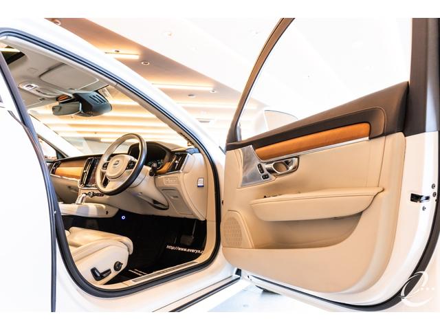 V90 T8 ツインエンジン AWD インスクリプション Bowers&Willkins HEICO4テールパイプキット Orrefors7クリスタルシフトノブ パノラマガラスサンルーフ ナッパレザー 電動リアエアサスペンション(35枚目)