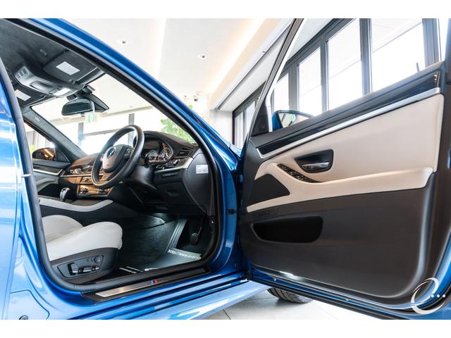 Ｍ５ Ｍ５　イノベーションＰＫＧ　コンフォートＰＫＧ　ナイトビジョン　ＬＥＤルームライト　シルバーストーンレザー　アルカンタラルーフライナー（31枚目）