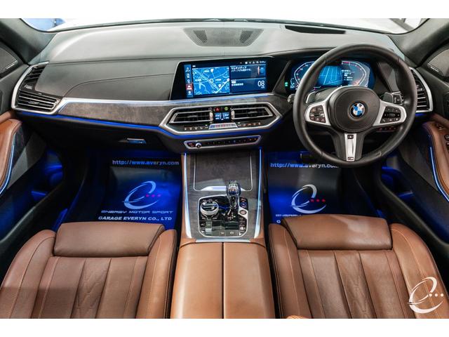 Ｘ５ ｘＤｒｉｖｅ　３５ｄ　Ｍスポーツ　ＯＰ３１２　ＢＭＷ　Ｉｎｄｉｖｉｄｕａｌパッケージ　Ｍｐｅｒｆｏｒｍａｎｃｅカーボンエアロ　プラスパッケージ　コンフォートパッケージ　ハイラインパッケージ　パノラマサンルーフ（2枚目）