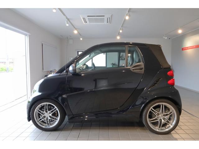 スマートフォーツーカブリオ ＢＲＡＢＵＳ　エクスクルーシブ　オープンカー、ブラバス、ブラバスエアロ、センター出しマフラー、スポーツシート、ターボ（13枚目）