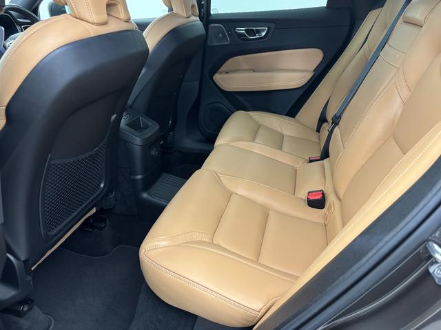 Ｖ６０ クロスカントリー　ウルトラ　Ｂ５　ＡＷＤ　マイルドハイブリット　バウアーズ＆ウィルキンスプレミアムサウンド　本革シート　シートエアコン　パワーテールゲート　Ｇｏｏｇｌｅシステム　３６０度カメラ　クリスタルシフトノブ（17枚目）