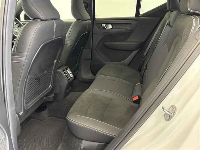 ＸＣ４０リチャージ リチャージ　アルティメットシングルモーター　ＢＥＶ　パノラマガラスサンルーフ　パワーシート　シートヒーター　Ｇｏｏｇｌｅシステム　３６０度カメラ　パワーテールゲート　被害軽減ブレーキ　追従式オートクルーズ（7枚目）