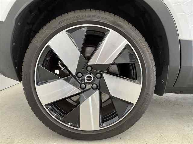 ＸＣ４０リチャージ リチャージ　アルティメットシングルモーター　ＢＥＶ　パノラマガラスサンルーフ　パワーシート　シートヒーター　Ｇｏｏｇｌｅシステム　３６０度カメラ　パワーテールゲート　被害軽減ブレーキ　追従式オートクルーズ（18枚目）