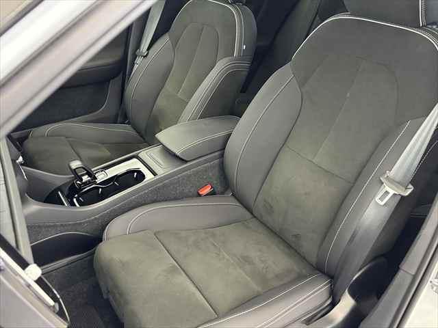 ＸＣ４０リチャージ リチャージ　アルティメットシングルモーター　ＢＥＶ　パノラマガラスサンルーフ　パワーシート　シートヒーター　Ｇｏｏｇｌｅシステム　３６０度カメラ　パワーテールゲート　被害軽減ブレーキ　追従式オートクルーズ（23枚目）