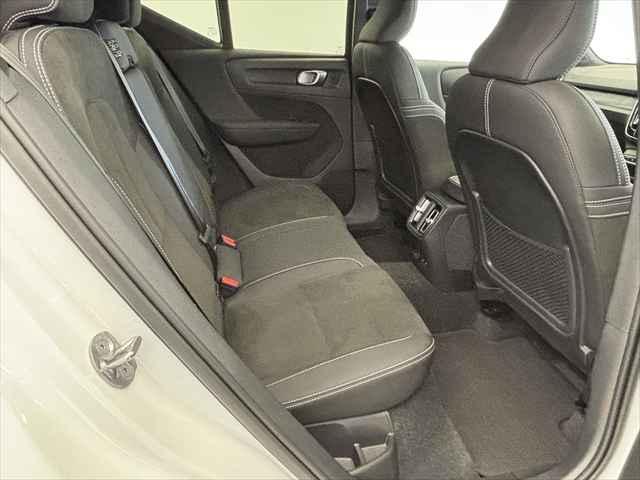 ＸＣ４０リチャージ リチャージ　アルティメットシングルモーター　ＢＥＶ　パノラマガラスサンルーフ　パワーシート　シートヒーター　Ｇｏｏｇｌｅシステム　３６０度カメラ　パワーテールゲート　被害軽減ブレーキ　追従式オートクルーズ（25枚目）