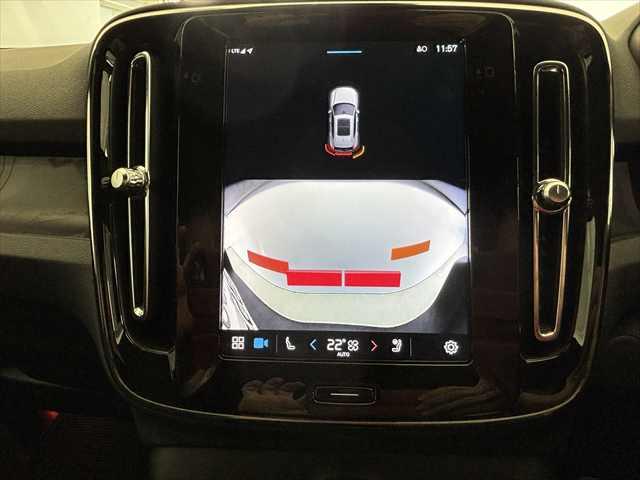 ＸＣ４０リチャージ リチャージ　アルティメットシングルモーター　ＢＥＶ　パノラマガラスサンルーフ　パワーシート　シートヒーター　Ｇｏｏｇｌｅシステム　３６０度カメラ　パワーテールゲート　被害軽減ブレーキ　追従式オートクルーズ（30枚目）